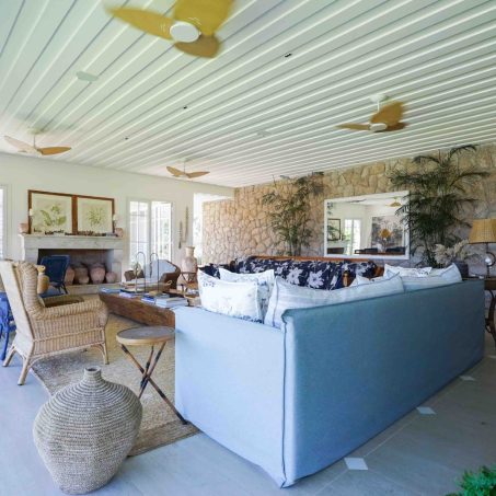 Living integrado com lareira